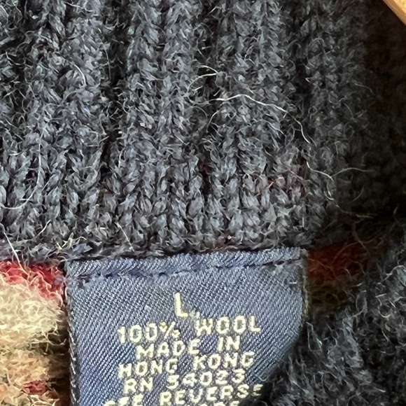 GAP vintage Wool Fair Isle Crewneck Sweater - Picture 6 of 6